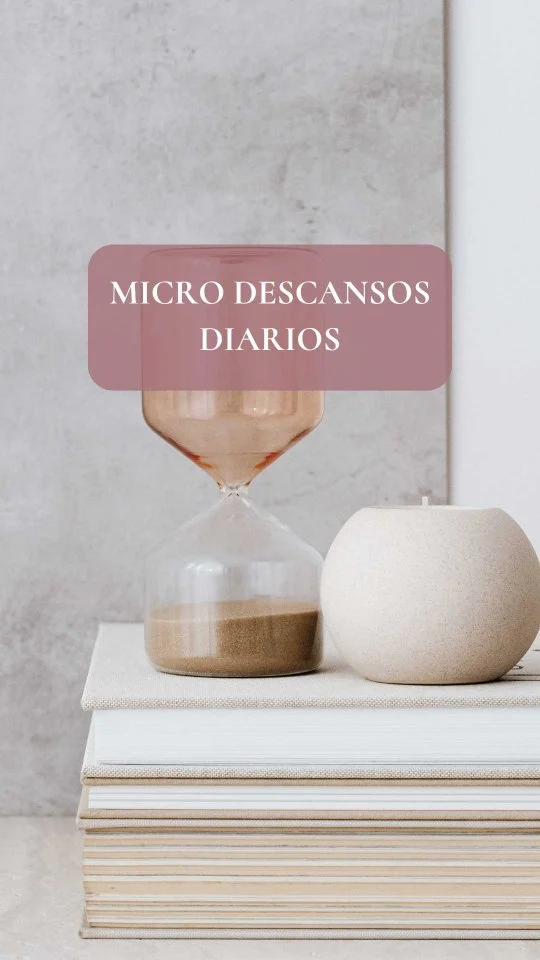 ❓Cuánto ratito te dejas para tí en el día a día❓

❓O durante la semana❓

❓Te dedicas un espacio para PARAR o vives atropellada❓

El tiempo va pasando, y no vuelve.⏳

A veces parece misión imposible, siempre haciendo encajes de bolillos para llegar a todo.☹

Yo desde hace 2 años estoy simplificando mi vida:

💫 En vez de ponerme 10 tareas (o retos) al día me pongo 4, y la 1a de ellas es para mi AUTOCUIDADO. 

💫 Priorizo lo más urgente y a partir de ahí voy organizando, según el día. 

💫 Los planes cambian (muchas veces), me permito flexibilidad para ir reorganizando.

💫 Cada 1 hora del día, de 9am a 21pm tengo un aviso automático en el móvil y me suena una música relajante; ahí PARO, y MEDITO 2 minutos.
Esto es súper poderoso 💗💗💗💗

#descanso #autocuidado #menopausia #perimenopausia #selfcare